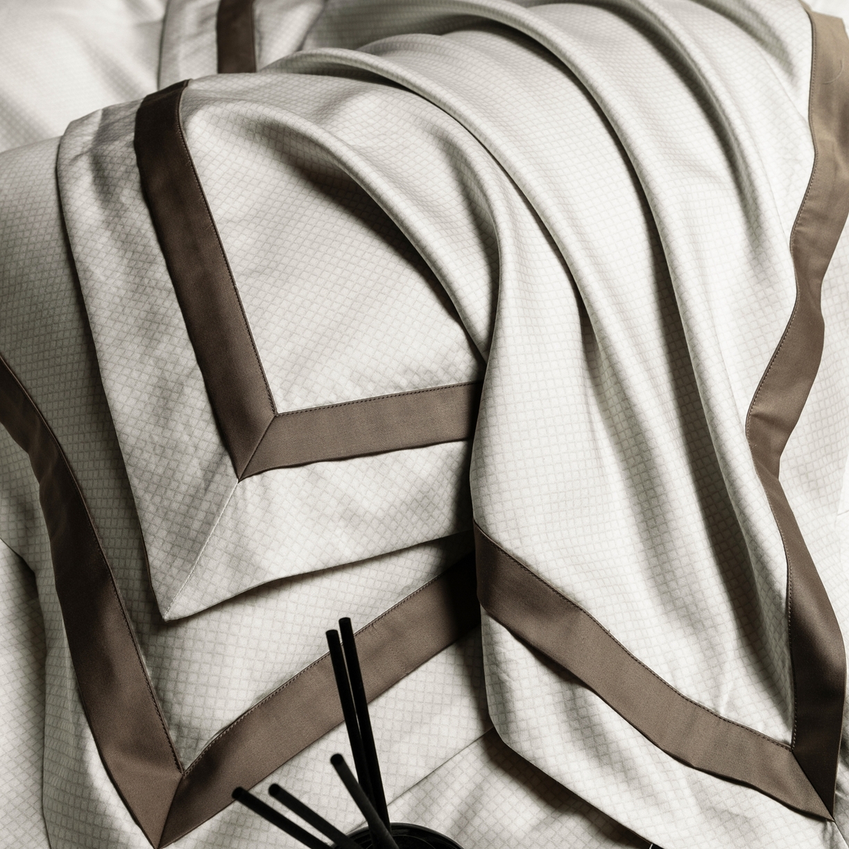 91家纺网 家纺一手货源 找家纺 （总）ONE TWO ONE 121 2025新款高支高密全棉贡缎长绒精工细作工艺款-维希【会员减-20】  控价 498 -51