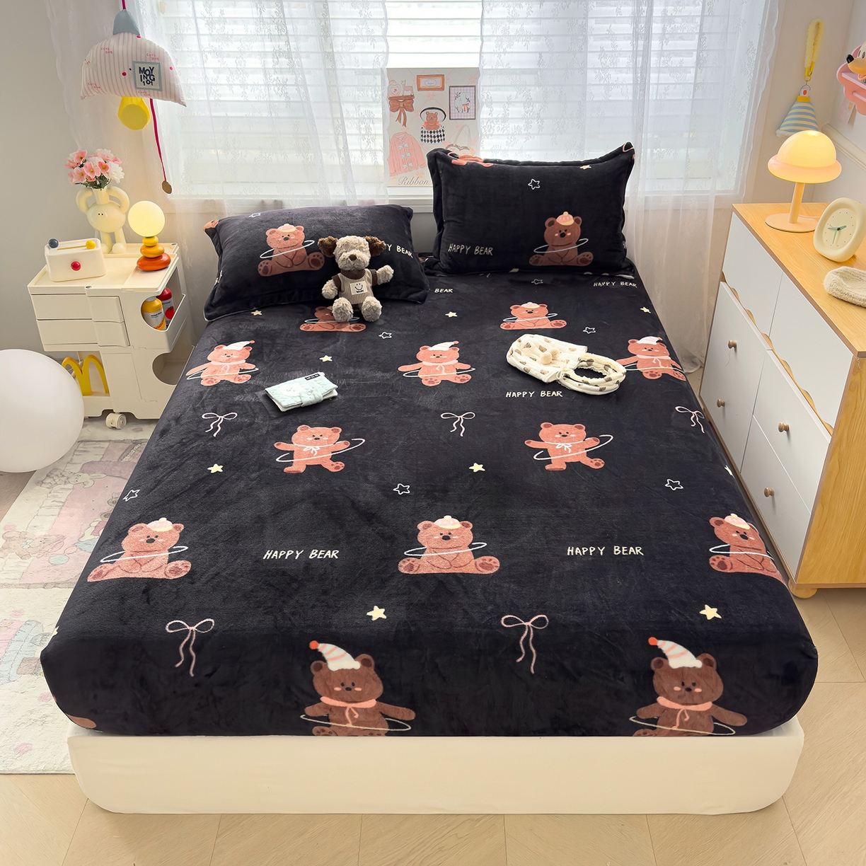 91家纺网 家纺一手货源 找家纺 久云居 2025新款高克重牛奶绒床笠 小熊星梦