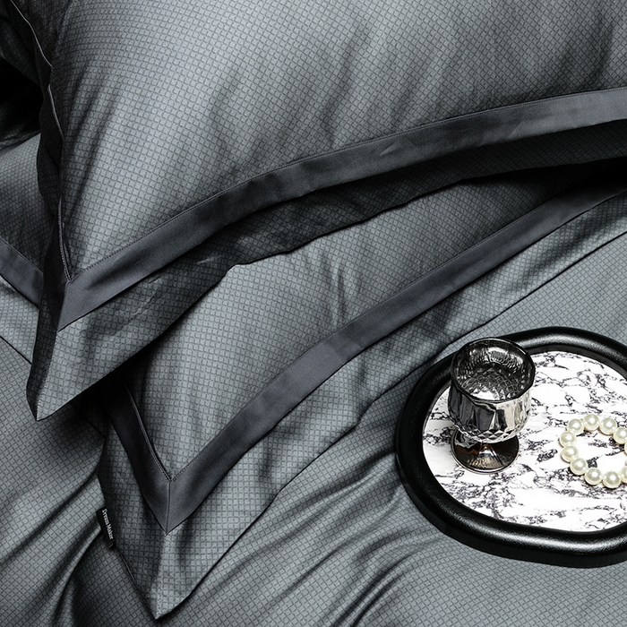 91家纺网 家纺一手货源 找家纺 ONE TWO ONE 121 2025新款高支高密全棉贡缎长绒精工细作工艺款-维希【会员减-20】  控价 498 -51 维希-深灰