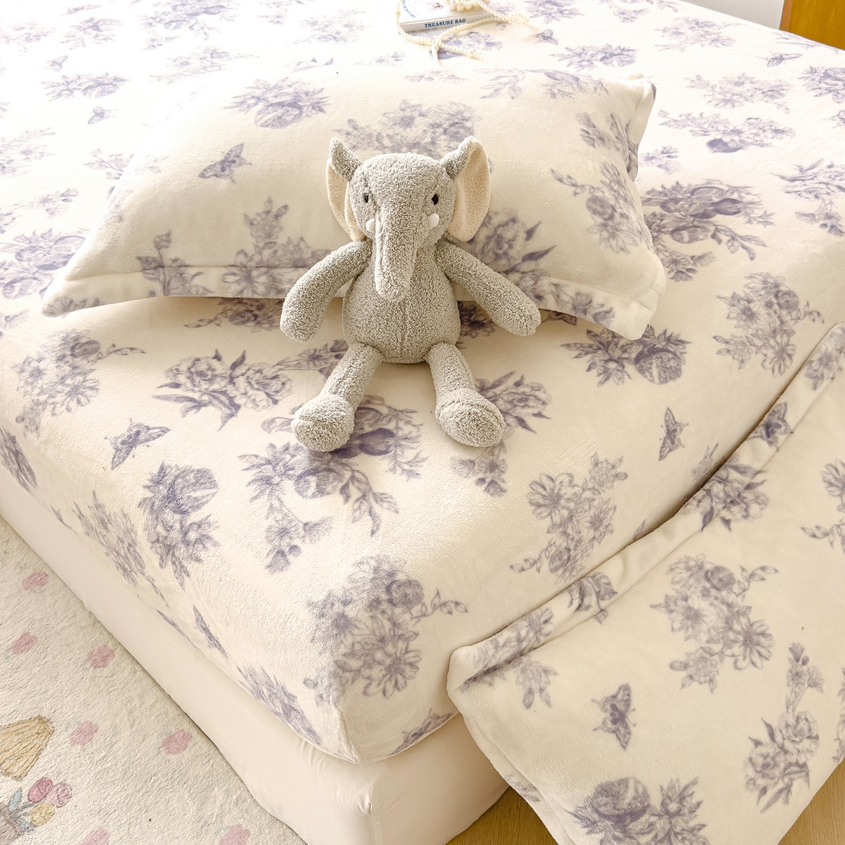 91家纺网 家纺一手货源 找家纺 久云居 2025新款高克重牛奶绒床笠 雅致田园