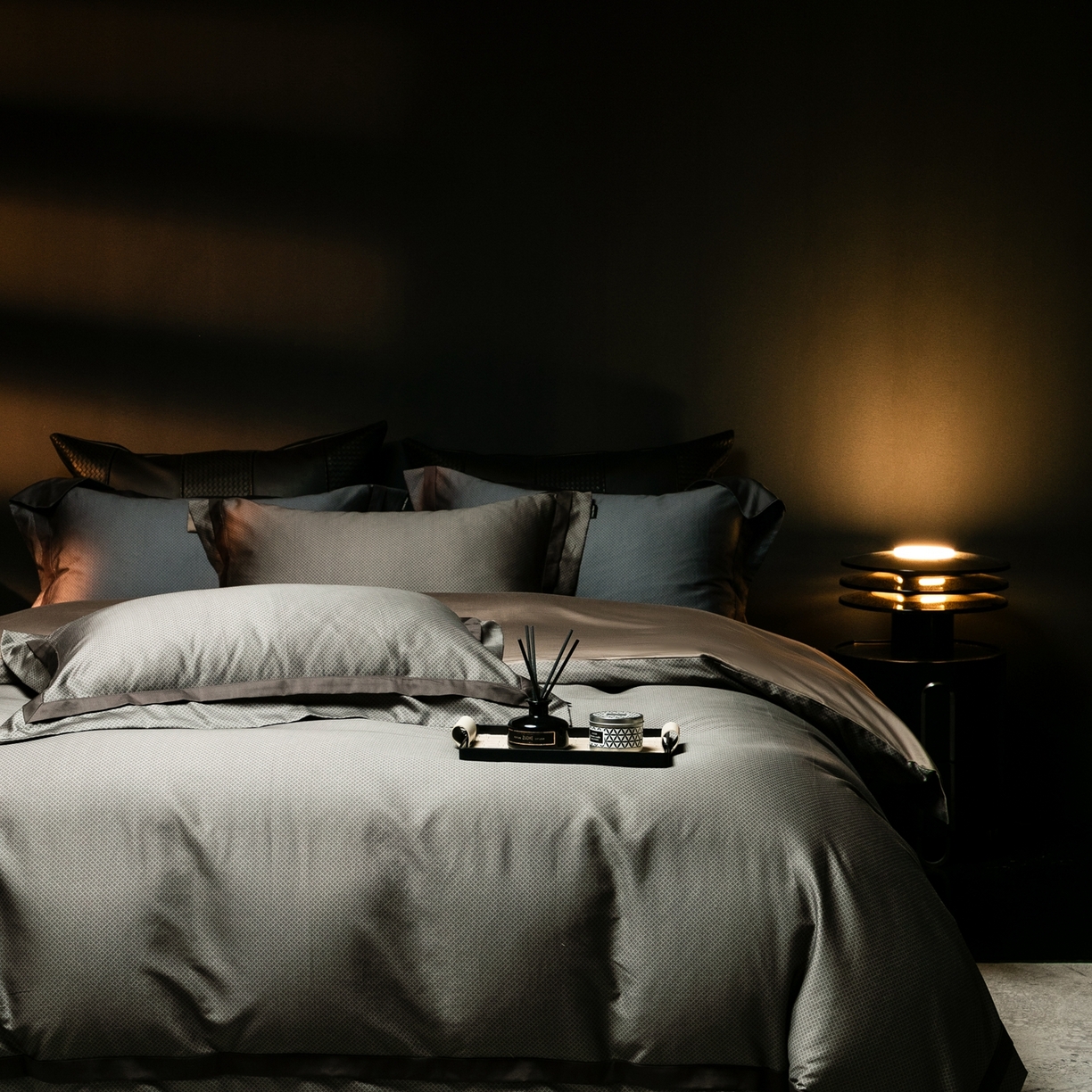 91家纺网 家纺一手货源 找家纺 ONE TWO ONE 121 2025新款高支高密全棉贡缎长绒精工细作工艺款-维希【会员减-20】  控价 498 -51 维希-深咖