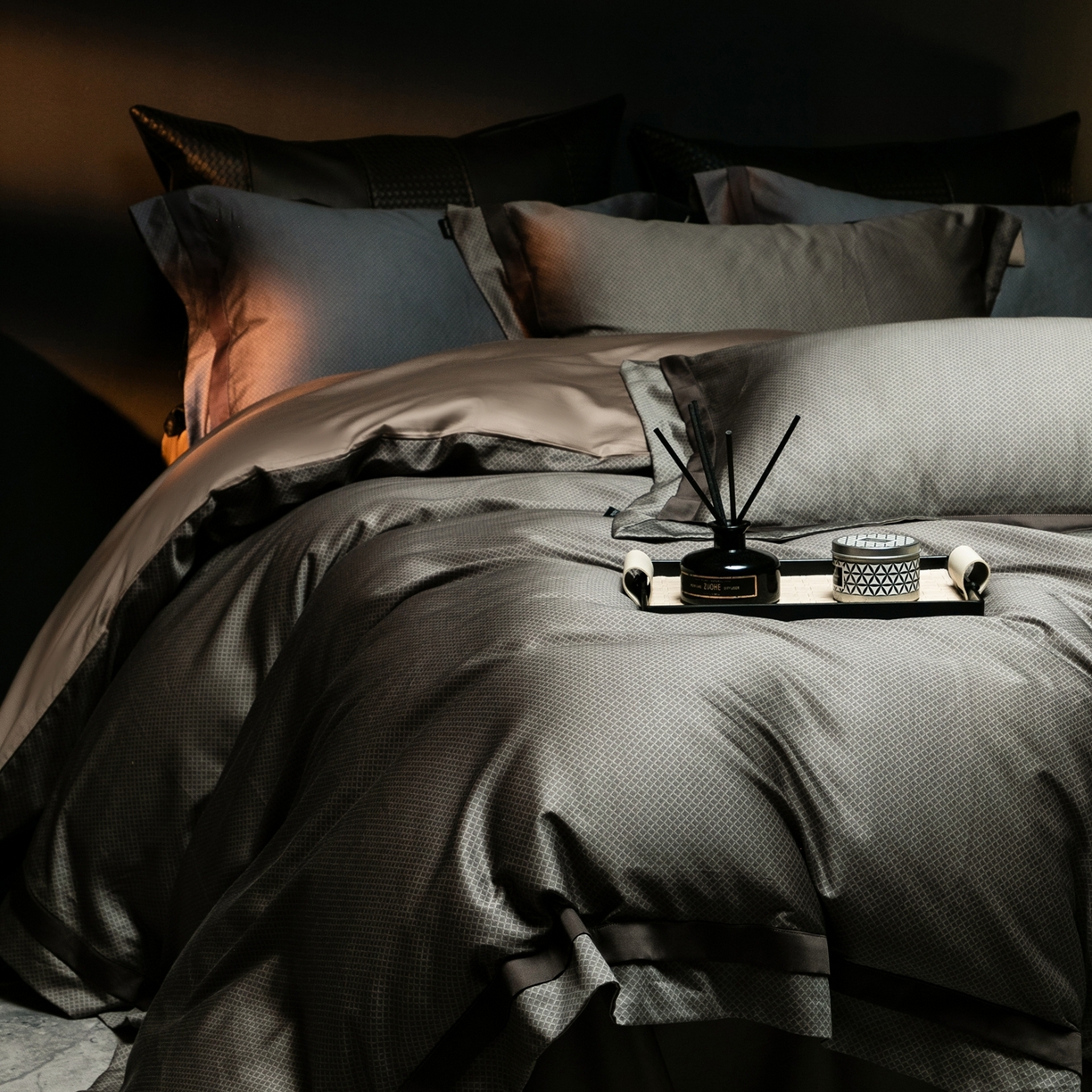 91家纺网 家纺一手货源 找家纺 ONE TWO ONE 121 2025新款高支高密全棉贡缎长绒精工细作工艺款-维希【会员减-20】  控价 498 -51 维希-深咖