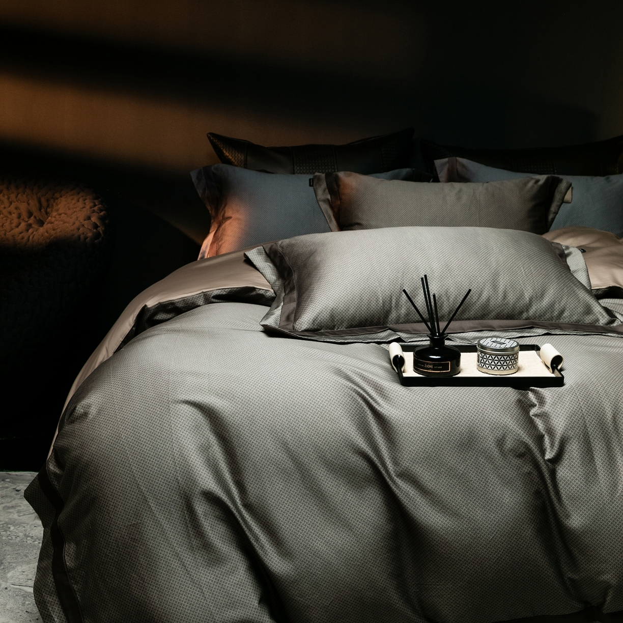 91家纺网 家纺一手货源 找家纺 ONE TWO ONE 121 2025新款高支高密全棉贡缎长绒精工细作工艺款-维希【会员减-20】  控价 498 -51 维希-深咖