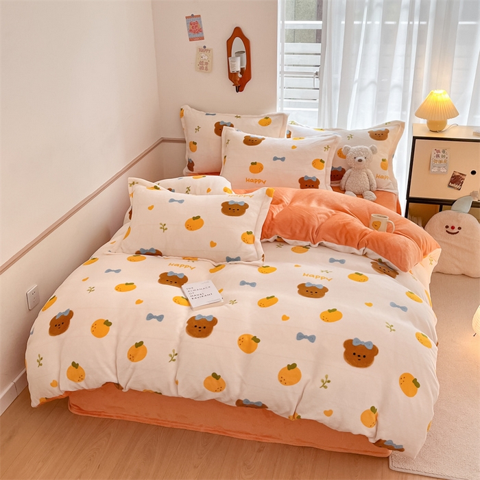 91家纺网 家纺一手货源 找家纺 寻米 2025新款高克重加厚保暖牛奶绒四件套-第二批 甜橘小熊