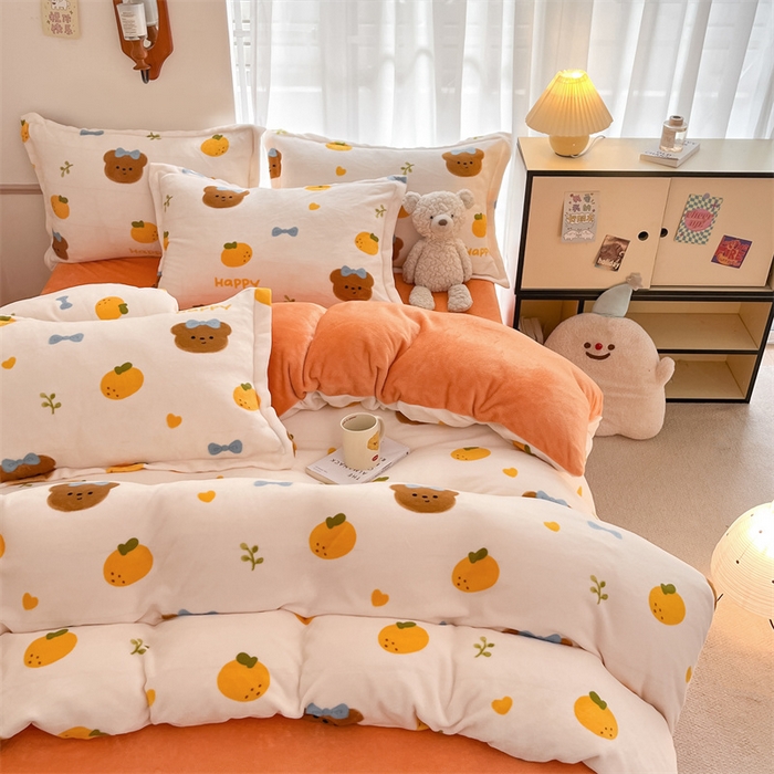 91家纺网 家纺一手货源 找家纺 寻米 2025新款高克重加厚保暖牛奶绒四件套-第二批 甜橘小熊