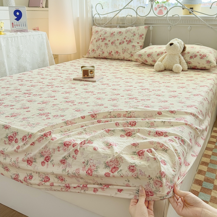 91家纺网 家纺一手货源 找家纺 爱彼家纺 2025新款水洗水洗棉印花床笠单品床笠床笠三件套风格一 柔粉蔷薇绘