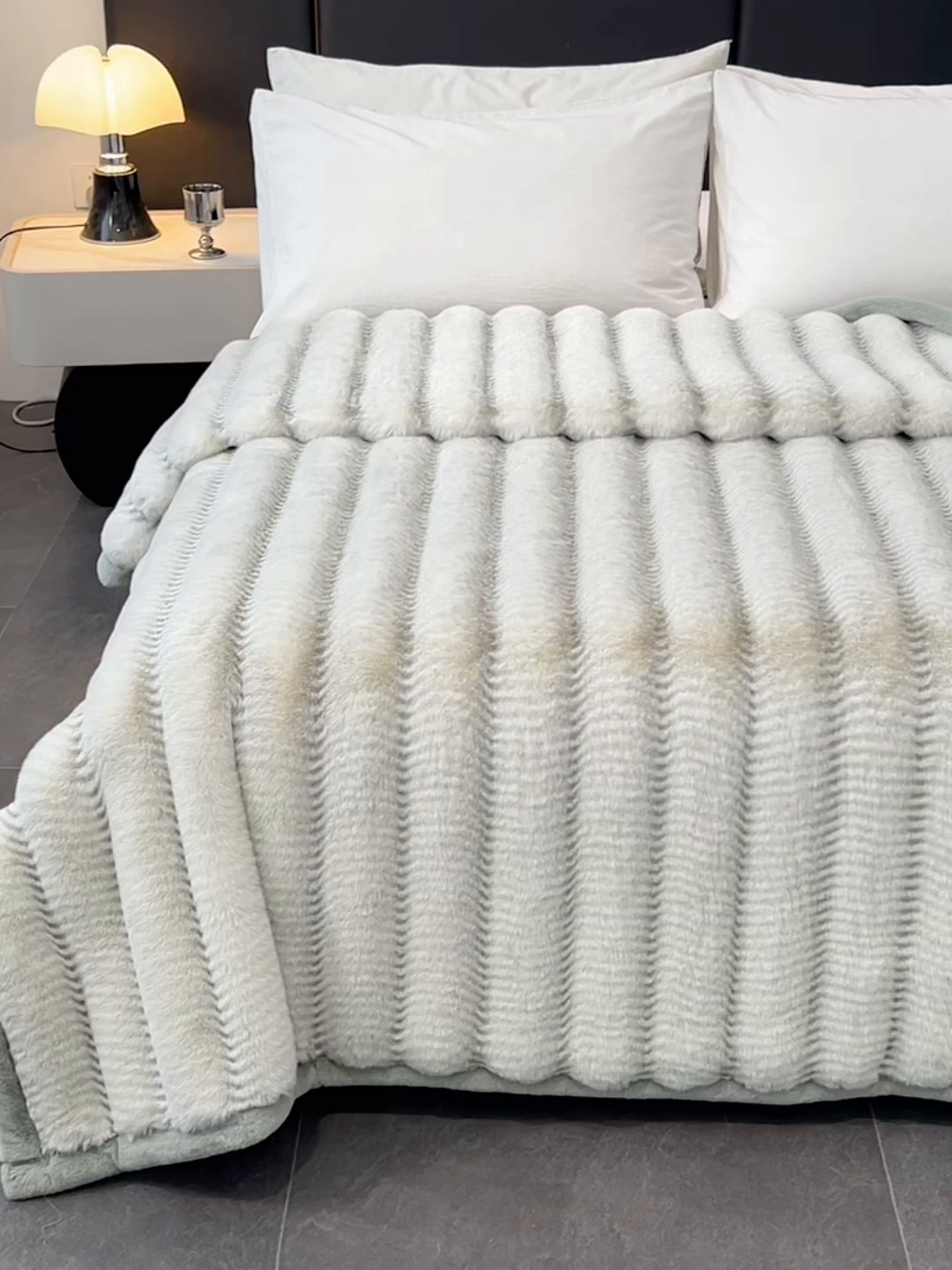 91家纺网 家纺一手货源 找家纺 凯轩毛毯网销专供 2025新款婚庆仿皮草彩波纹艺术毯毛毯毯子-彩波纹 彩波纹-浅绿