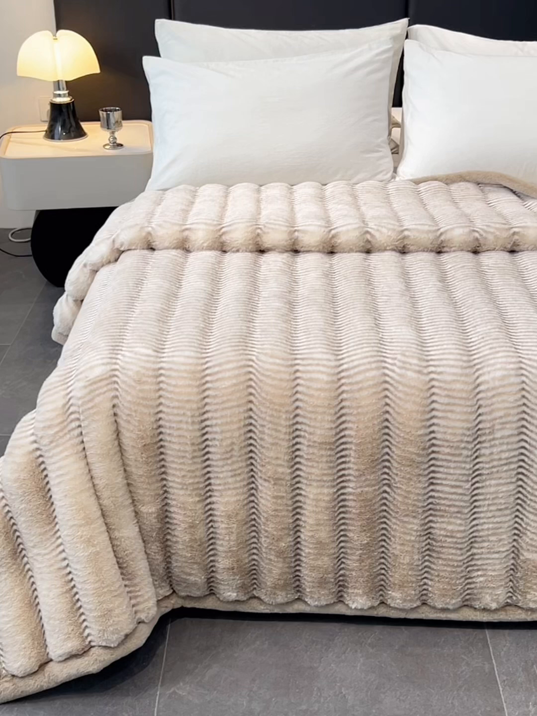 91家纺网 家纺一手货源 找家纺 凯轩毛毯网销专供 2025新款婚庆仿皮草彩波纹艺术毯毛毯毯子-彩波纹 彩波纹-卡其