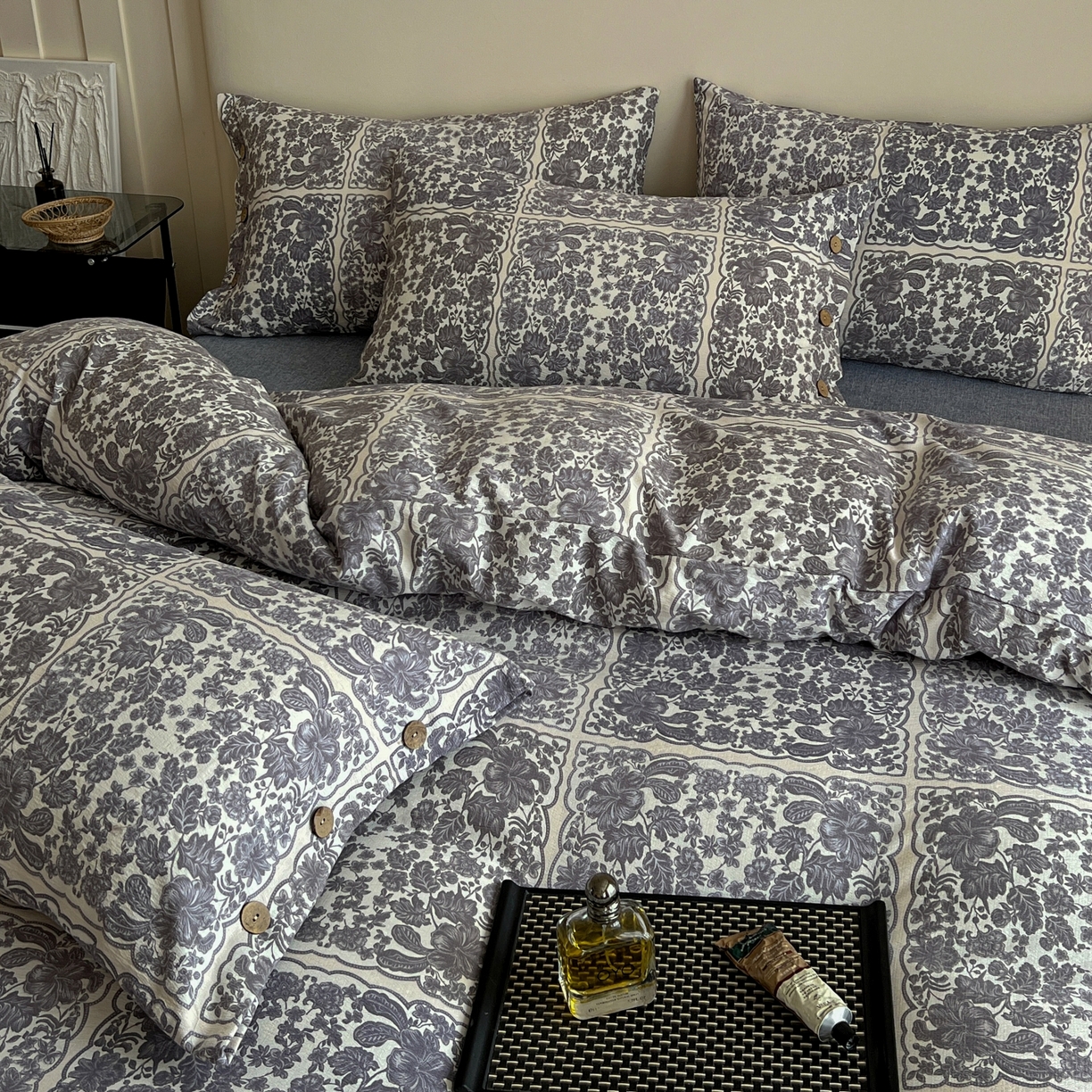 91家纺网 家纺一手货源 找家纺 （总）梵克保罗 2025新款亚麻纽扣款四件套