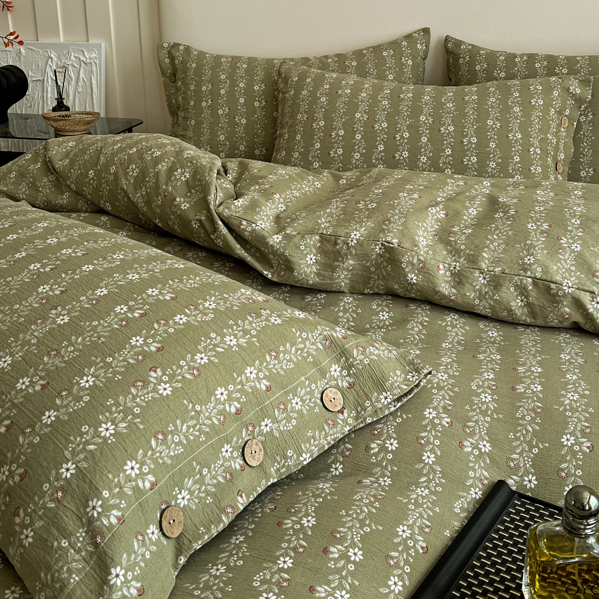 91家纺网 家纺一手货源 找家纺 梵克保罗 2025新款亚麻纽扣款四件套 复古绿