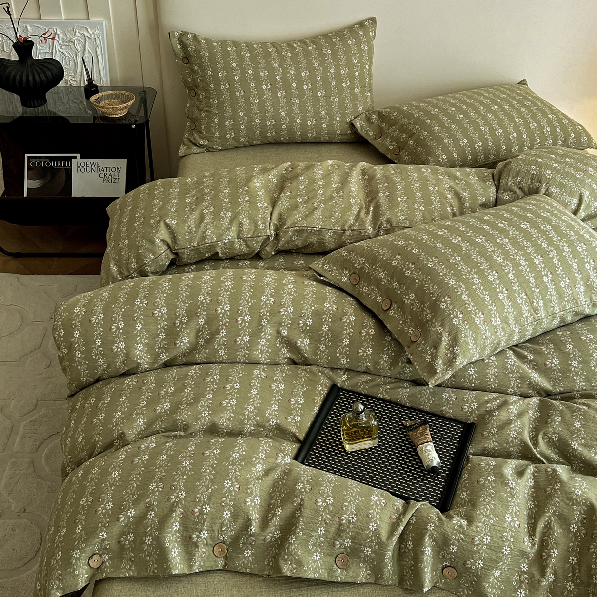 91家纺网 家纺一手货源 找家纺 梵克保罗 2025新款亚麻纽扣款四件套 复古绿