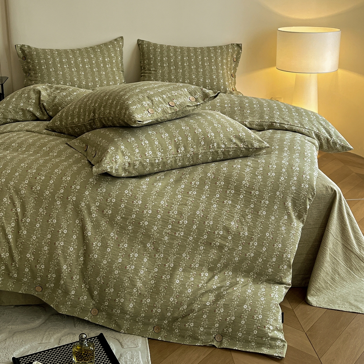 91家纺网 家纺一手货源 找家纺 梵克保罗 2025新款亚麻纽扣款四件套 复古绿