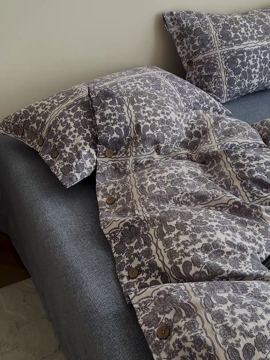 91家纺网 家纺一手货源 找家纺 （总）梵克保罗 2025新款亚麻纽扣款四件套