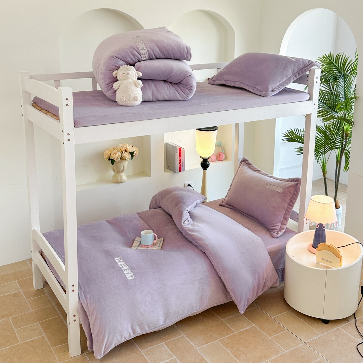 91家纺网 家纺一手货源 找家纺 （总）梓之赫 2025新款230克全消光牛奶绒三件套-简居