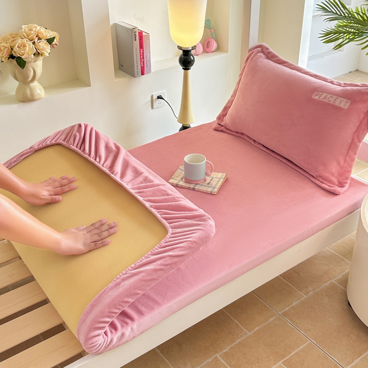 91家纺网 家纺一手货源 找家纺 （总）梓之赫 2025新款230克全消光牛奶绒三件套-简居