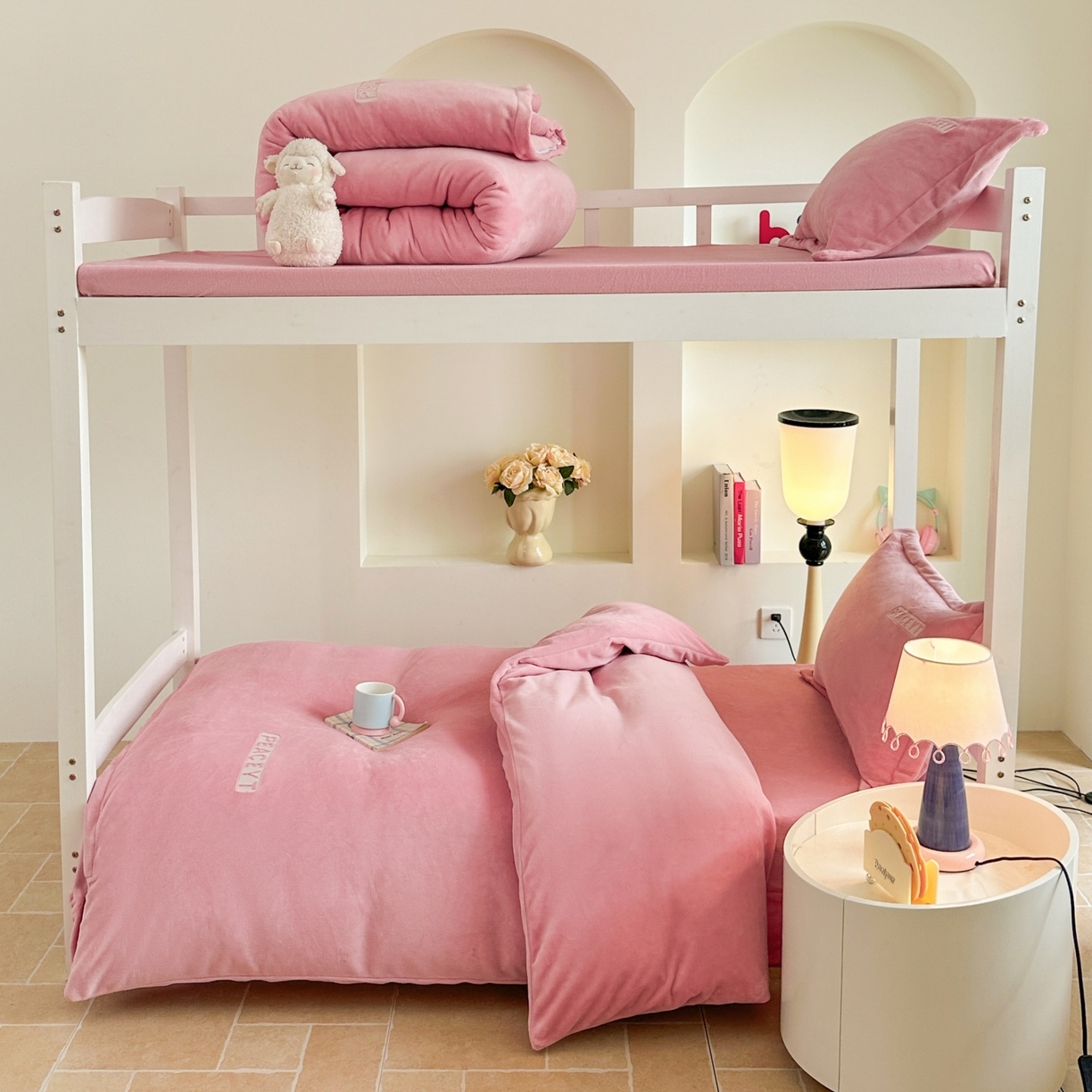 91家纺网 家纺一手货源 找家纺 梓之赫 2025新款230克全消光牛奶绒三件套-简居 简居-粉