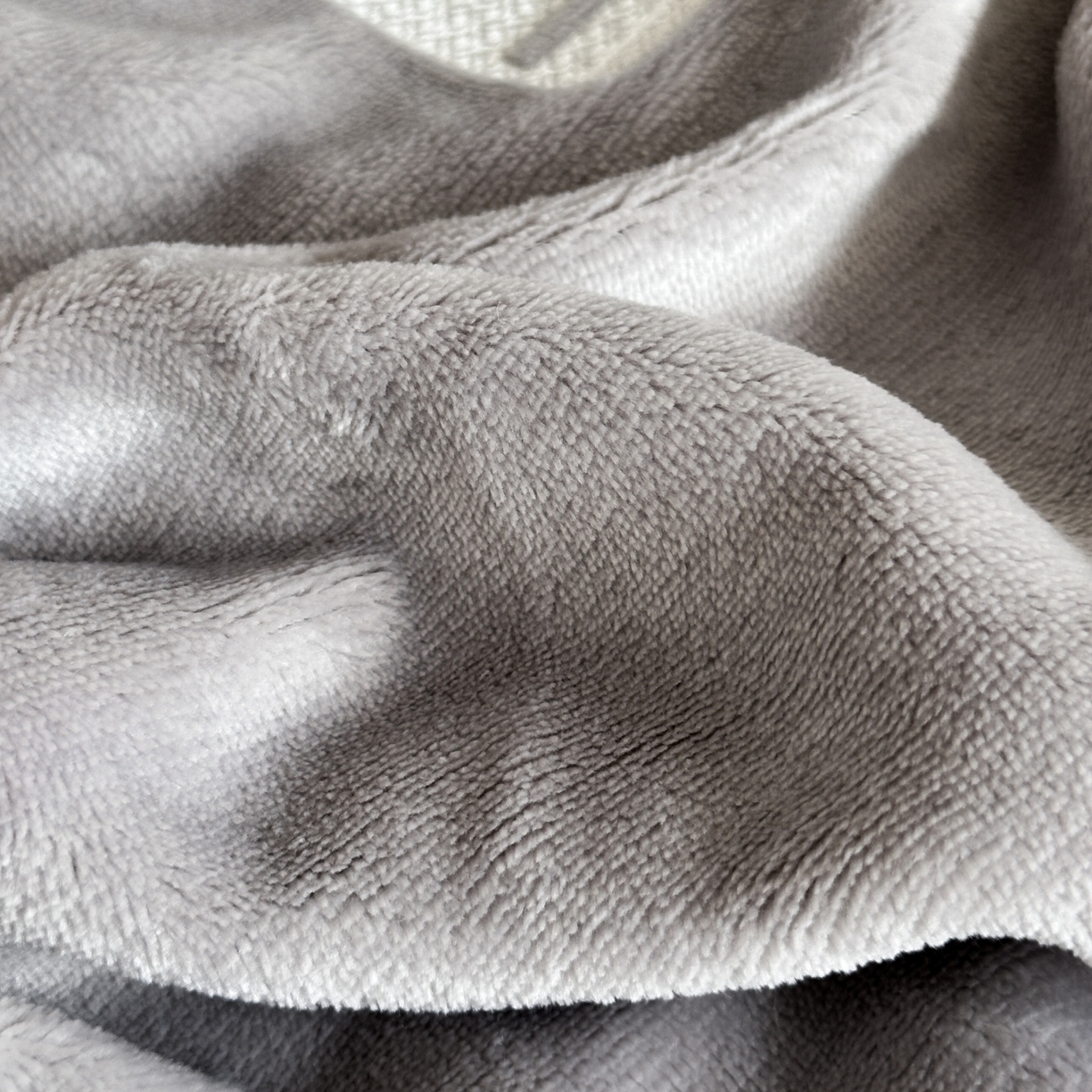 91家纺网 家纺一手货源 找家纺 梓之赫 2025新款230克全消光牛奶绒三件套-简居 简居-灰