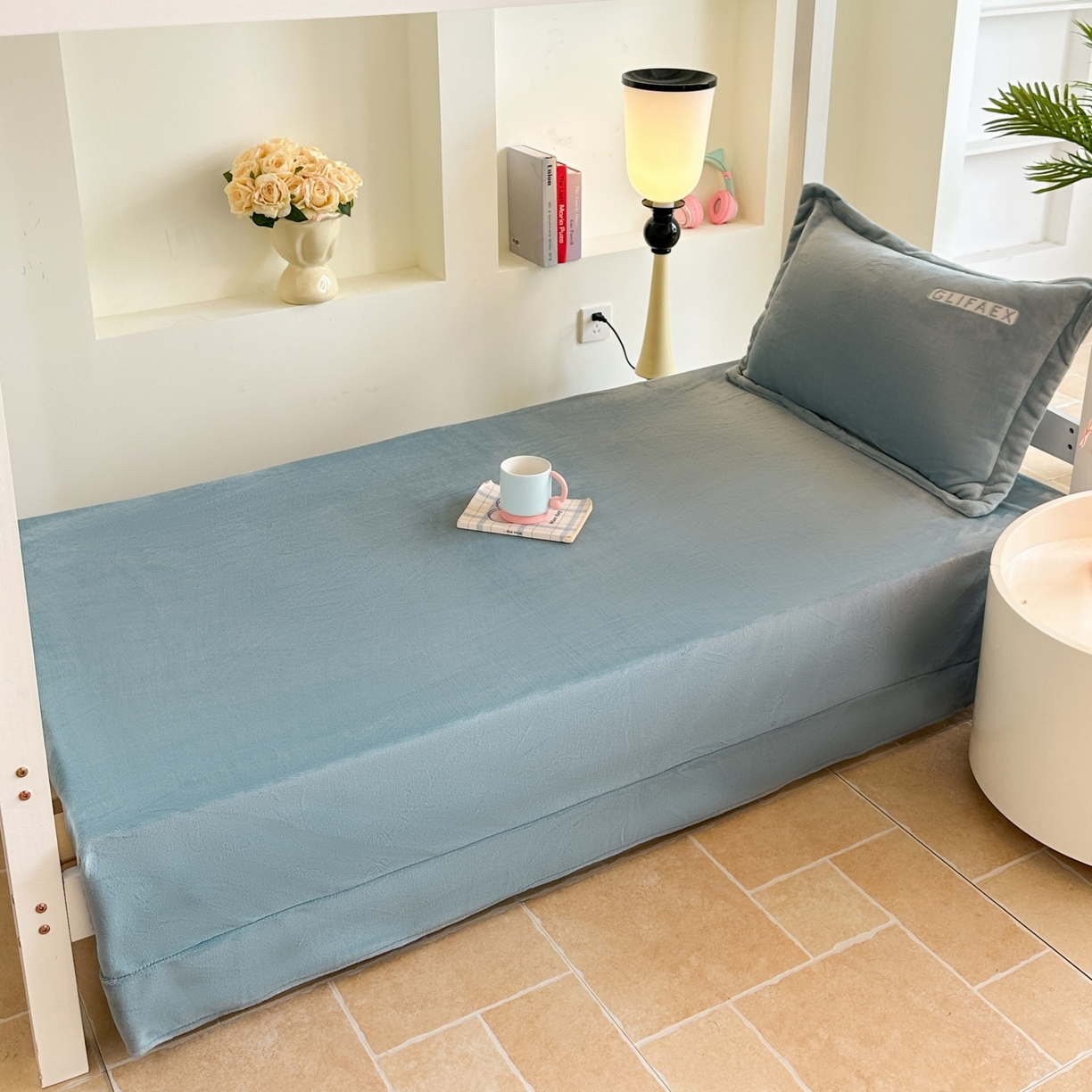 91家纺网 家纺一手货源 找家纺 梓之赫 2025新款230克全消光牛奶绒三件套-简居 简居-蓝