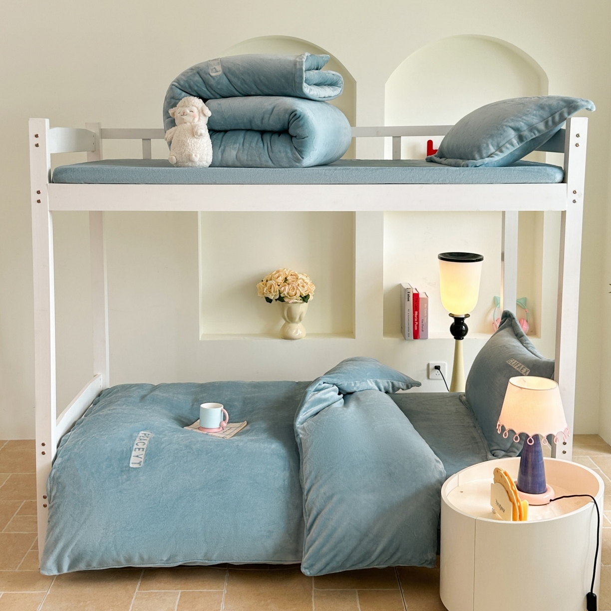 91家纺网 家纺一手货源 找家纺 梓之赫 2025新款230克全消光牛奶绒三件套-简居 简居-蓝