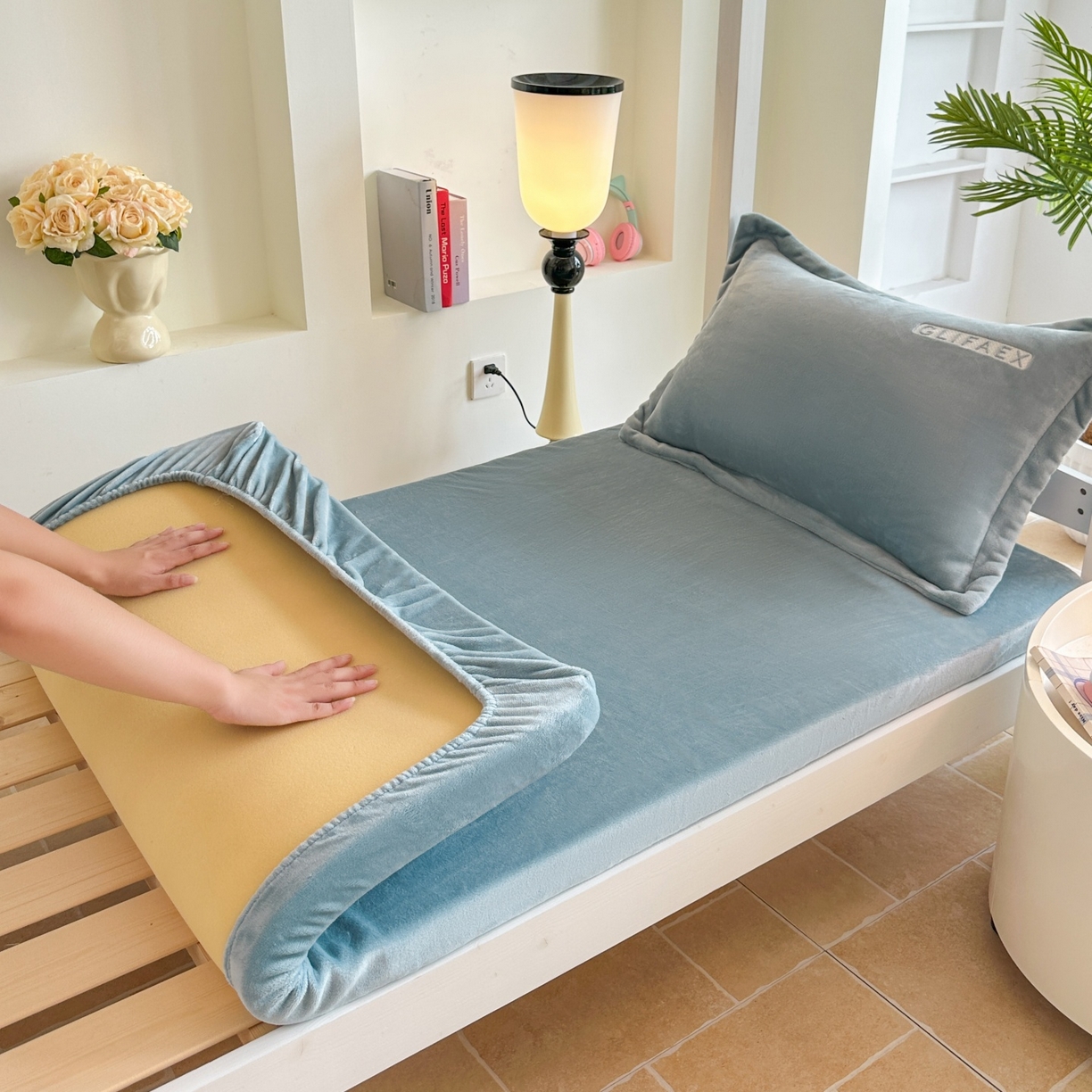 91家纺网 家纺一手货源 找家纺 梓之赫 2025新款230克全消光牛奶绒三件套-简居 简居-蓝