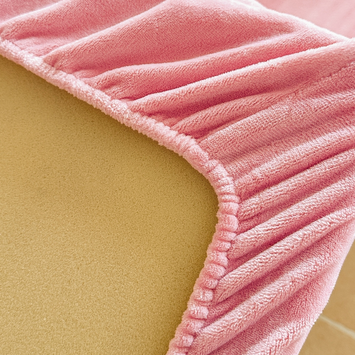 91家纺网 家纺一手货源 找家纺 梓之赫 2025新款230克全消光牛奶绒三件套-简居 简居-粉