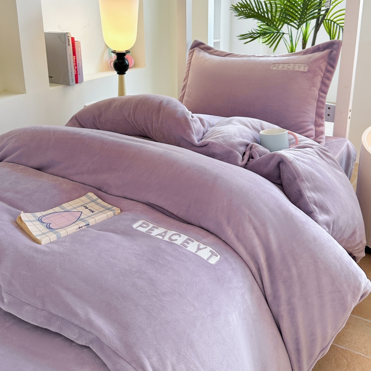 91家纺网 家纺一手货源 找家纺 梓之赫 2025新款230克全消光牛奶绒三件套-简居 简居-紫