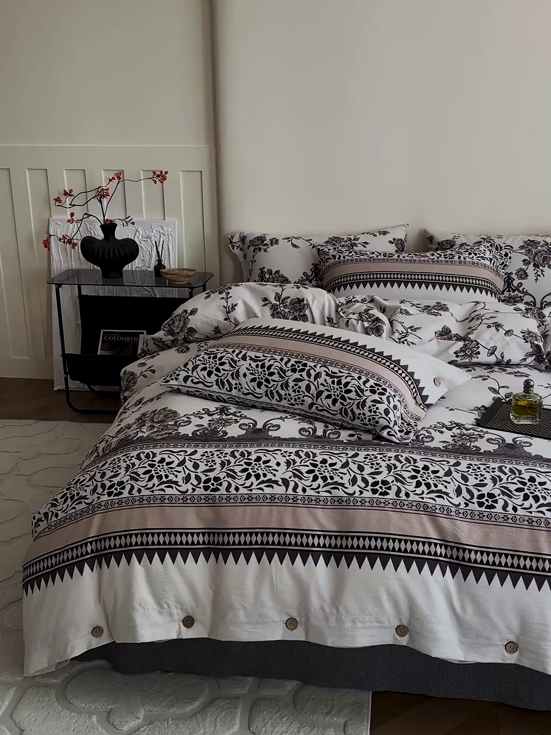 91家纺网 家纺一手货源 找家纺 梵克保罗 2025新款亚麻纽扣款四件套 粉黛