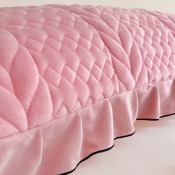 91家纺网 家纺一手货源 找家纺 梦舒羽 2025新款牛奶绒夹棉花边枕套情侣双人加长枕芯套枕头套-轻奢 花边轻奢款-浪漫粉