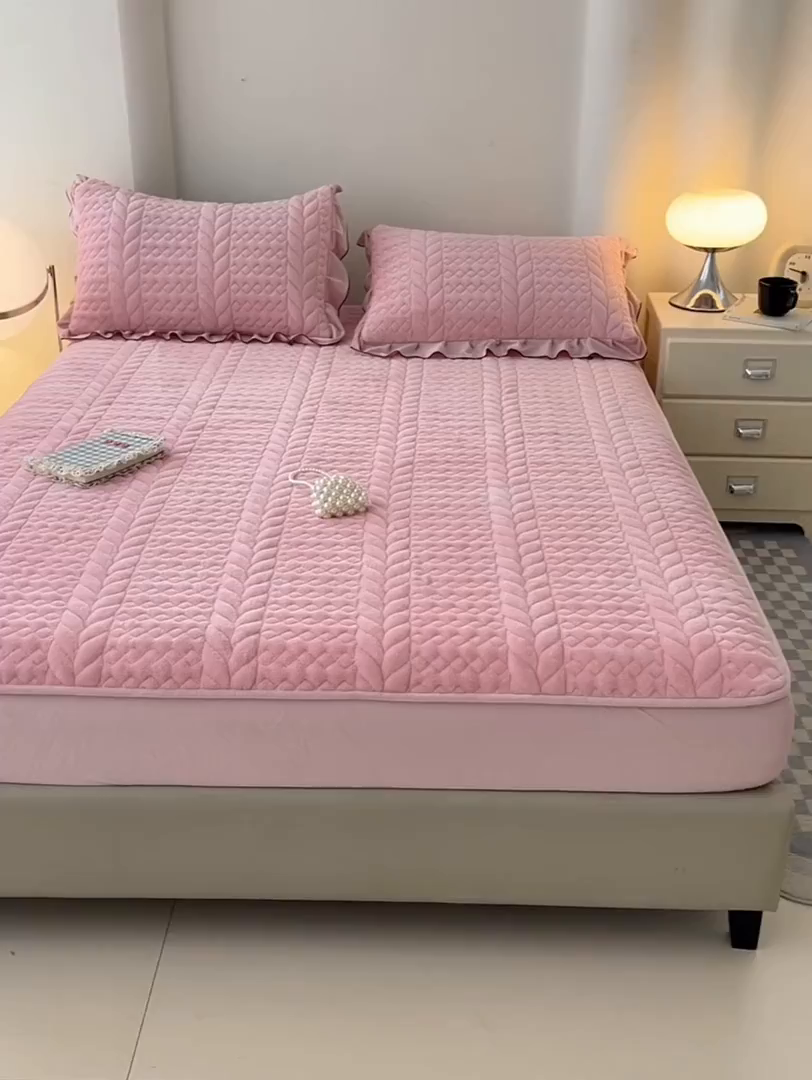 91家纺网 家纺一手货源 找家纺 梦舒羽 2025新款牛奶绒夹棉花边枕套情侣双人加长枕芯套枕头套-轻奢 花边轻奢款-浪漫粉