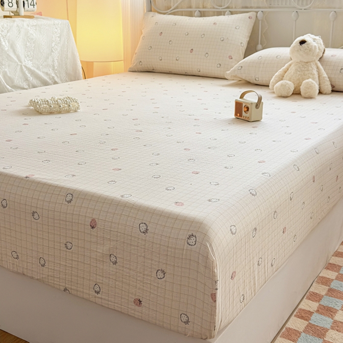 91家纺网 家纺一手货源 找家纺 爱彼家纺 2025新款水洗水洗棉印花床笠单品床笠床笠三件套风格一 格文草莓