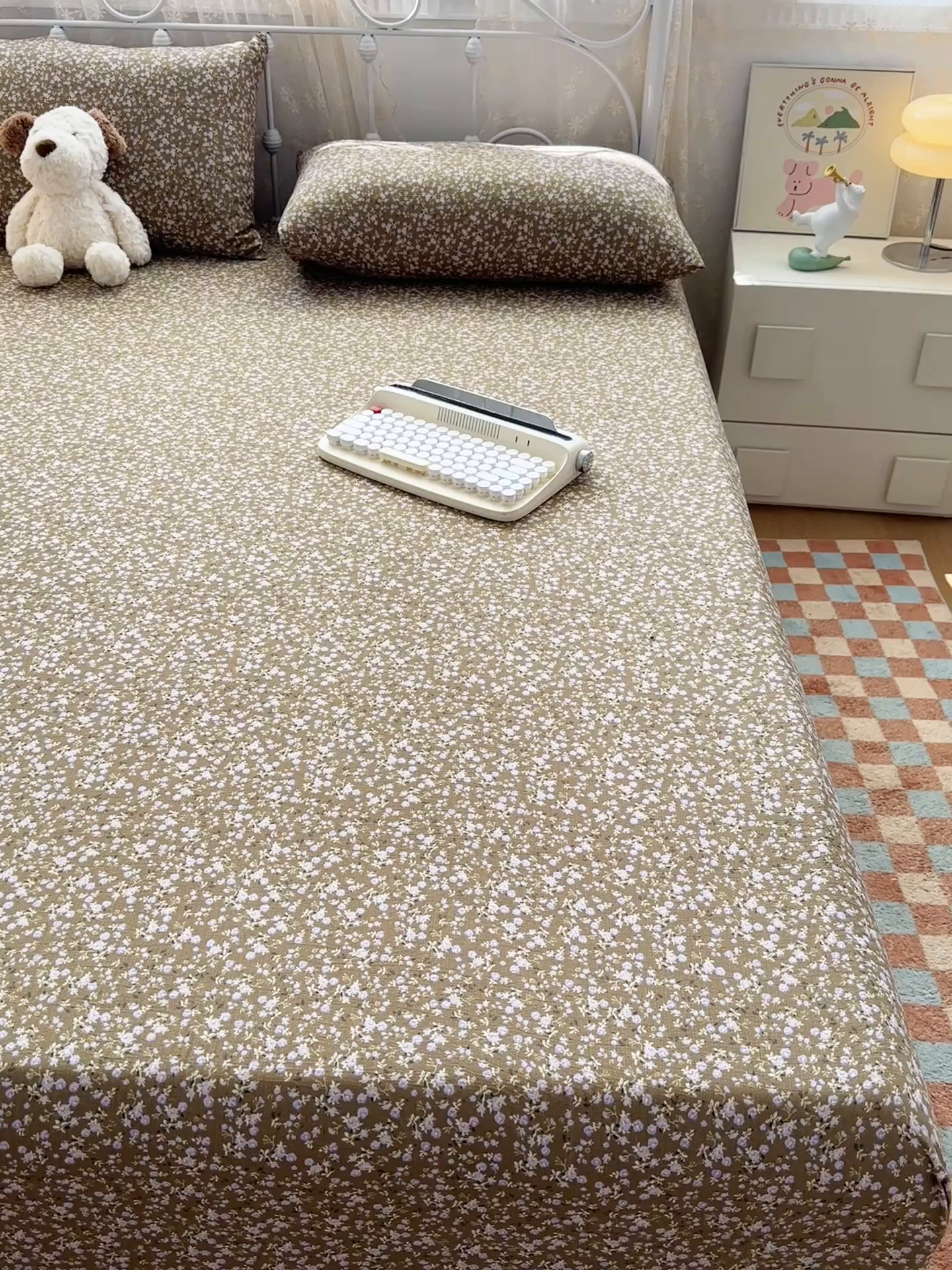 91家纺网 家纺一手货源 找家纺 爱彼家纺 2025新款水洗水洗棉印花床笠单品床笠床笠三件套风格一 花底碎星