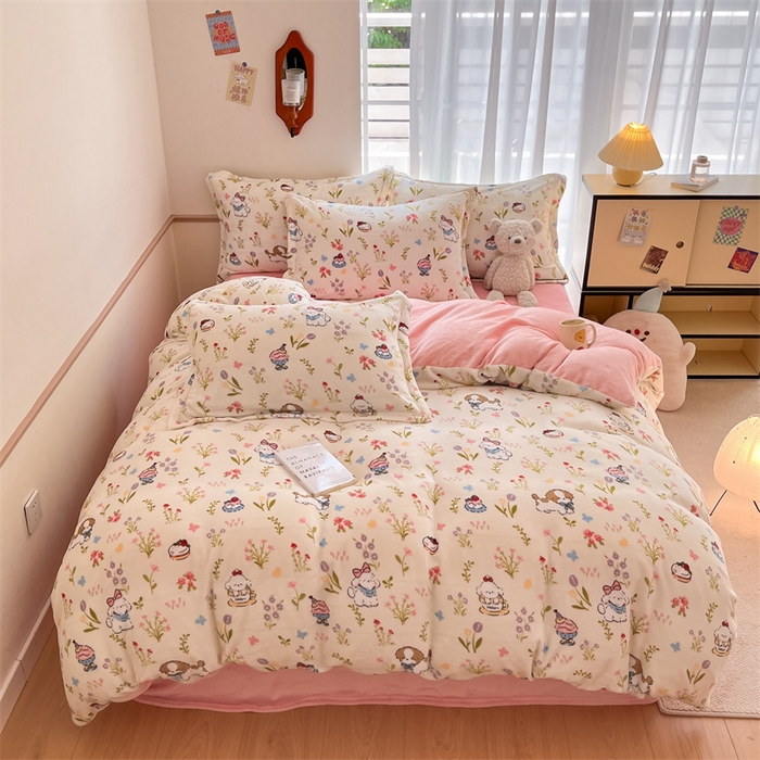 91家纺网 家纺一手货源 找家纺 寻米 2025新款高克重加厚保暖牛奶绒四件套-第二批 小狗茶园-粉