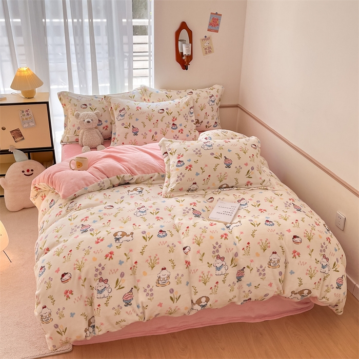 91家纺网 家纺一手货源 找家纺 寻米 2025新款高克重加厚保暖牛奶绒四件套-第二批 小狗茶园-粉