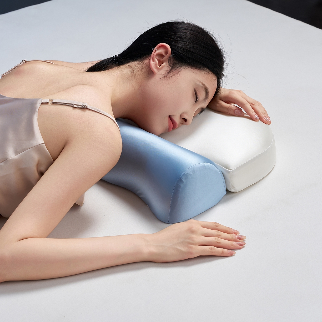 91家纺网 家纺一手货源 找家纺 乐可 2025新款零压记忆牵引枕头枕芯 零压记忆-牵引枕蓝