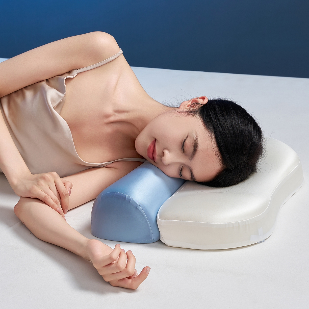 91家纺网 家纺一手货源 找家纺 乐可 2025新款零压记忆牵引枕头枕芯 零压记忆-牵引枕蓝