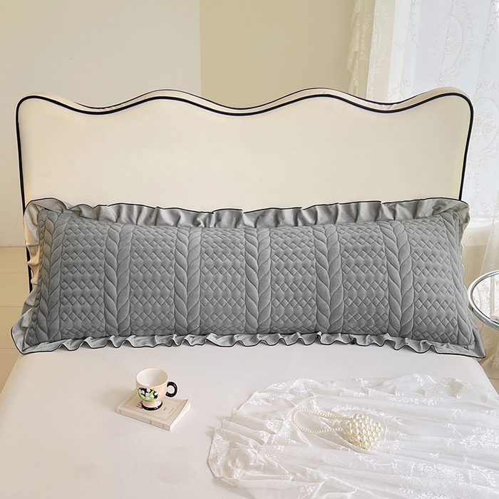 91家纺网 家纺一手货源 找家纺 梦舒羽 2025新款牛奶绒夹棉花边枕套情侣双人加长枕芯套枕头套-轻奢 花边轻奢款-星辰灰