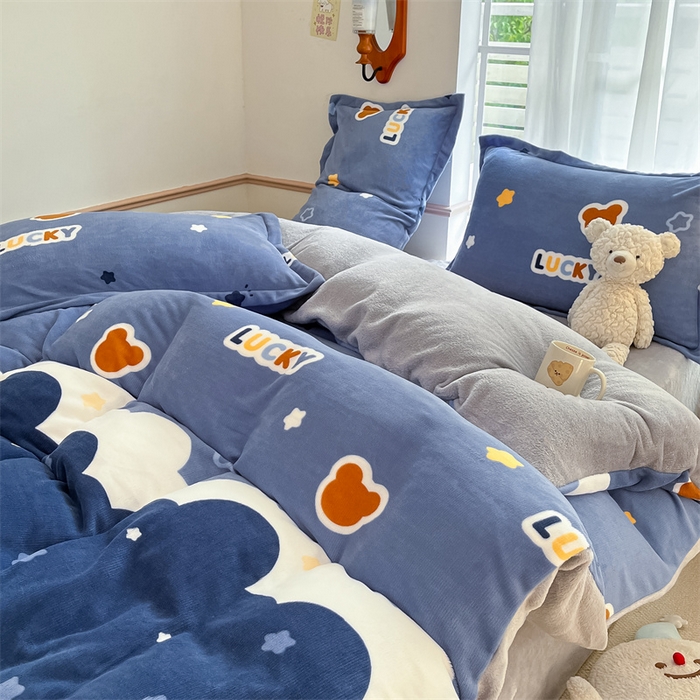 91家纺网 家纺一手货源 找家纺 寻米 2025新款高克重加厚保暖牛奶绒四件套-第二批 小熊梦境