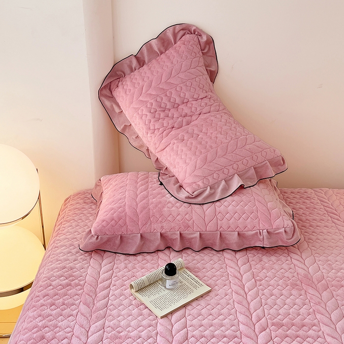 91家纺网 家纺一手货源 找家纺 （总）梦舒羽 2025新款牛奶绒花边夹棉枕套单人宿舍枕芯套枕头套一对-轻奢