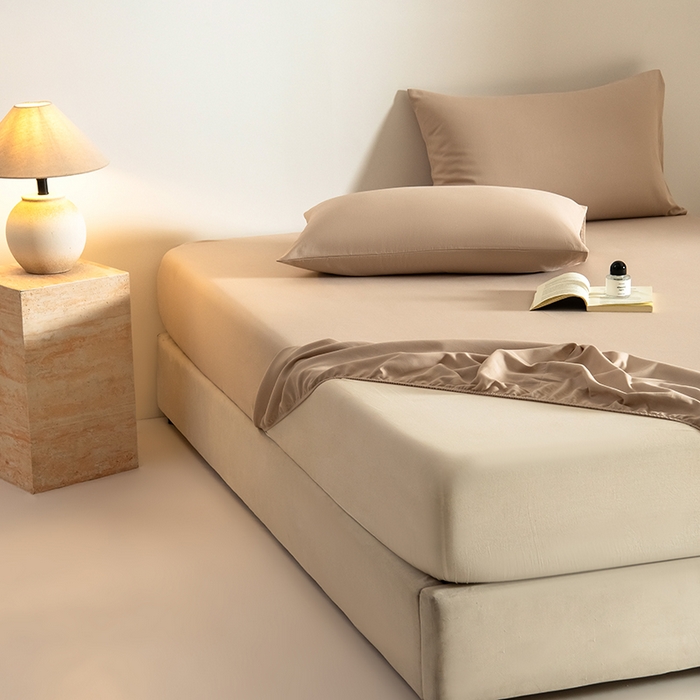 91家纺网 家纺一手货源 找家纺 Mr.pig猪先生水洗棉 2025新款A类50支双股全棉纯棉贡缎磨毛单床笠床笠单件 奶茶香槟