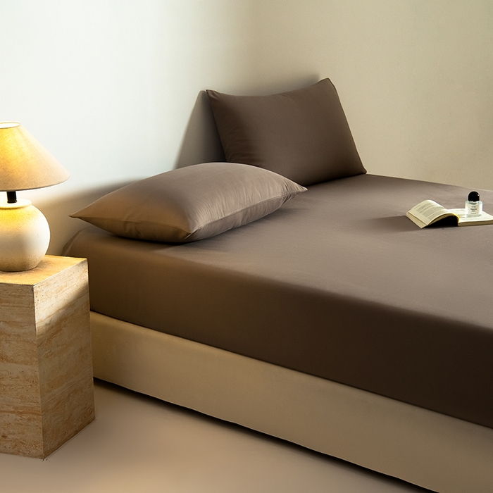 91家纺网 家纺一手货源 找家纺 Mr.pig猪先生水洗棉 2025新款A类50支双股全棉纯棉贡缎磨毛单床笠床笠单件 沙尘灰