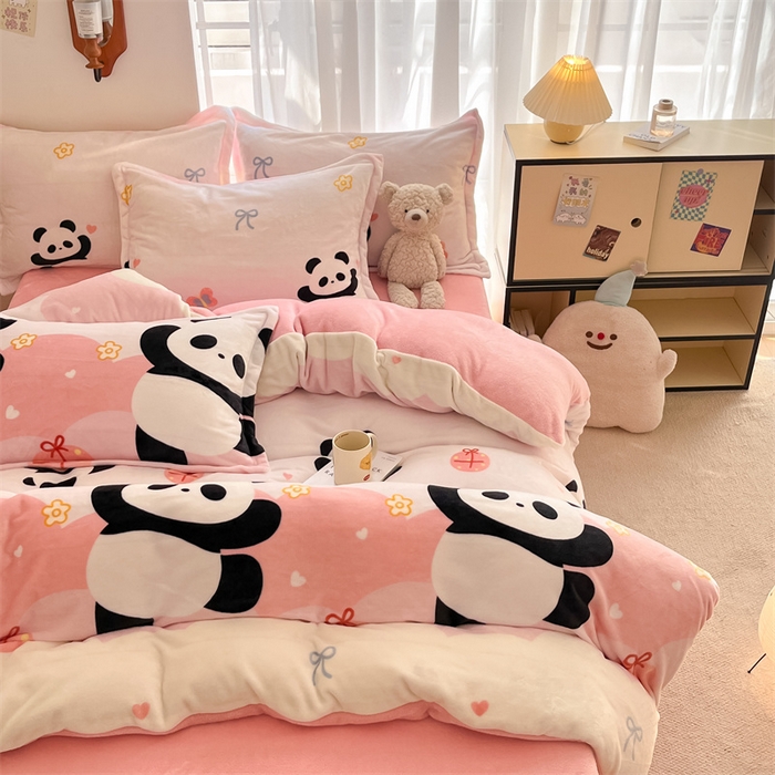 91家纺网 家纺一手货源 找家纺 寻米 2025新款高克重加厚保暖牛奶绒四件套-第二批 熊猫桃桃