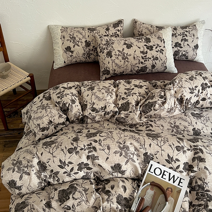 91家纺网 家纺一手货源 找家纺 梵克保罗 2025新款亚麻复古花边系列四件套 茶野