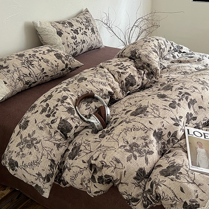 91家纺网 家纺一手货源 找家纺 梵克保罗 2025新款亚麻复古花边系列四件套 茶野