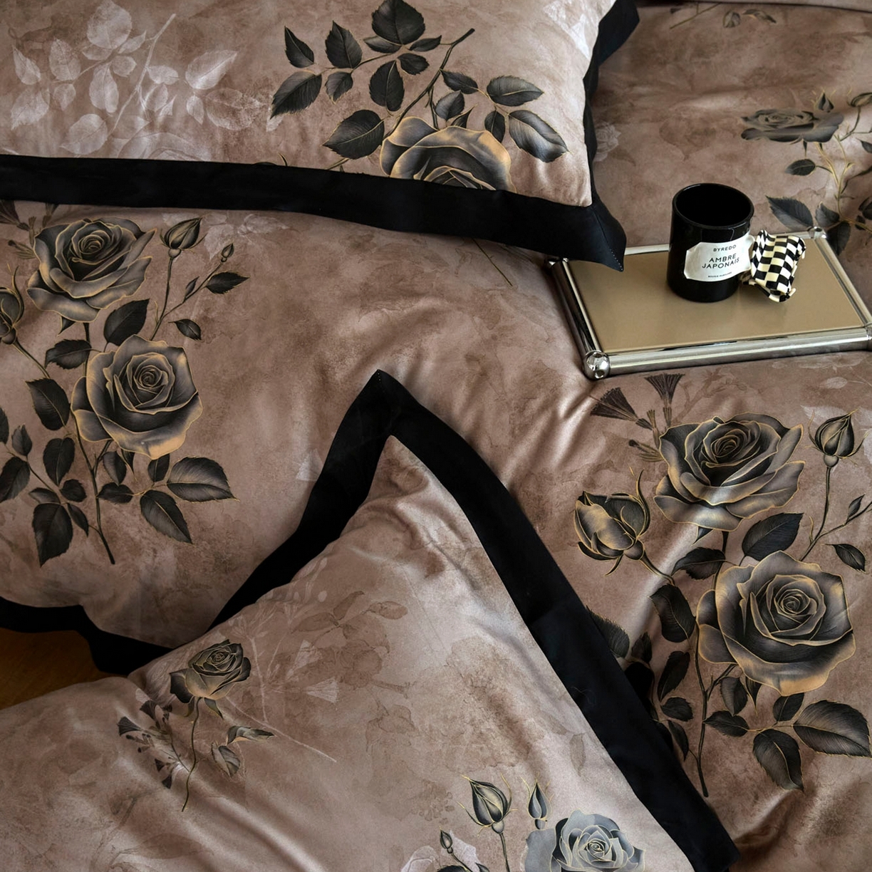 91家纺网 家纺一手货源 找家纺 帝王家纺 2025新款爆款秋冬印花四件套轻奢高级感磨毛超柔亲肤四季款 玫瑰之约-咖