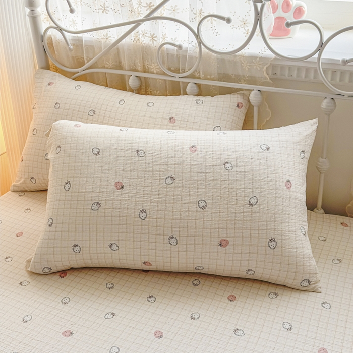 91家纺网 家纺一手货源 找家纺 爱彼家纺 2025新款水洗水洗棉印花床笠单品床笠床笠三件套风格二 格文草莓