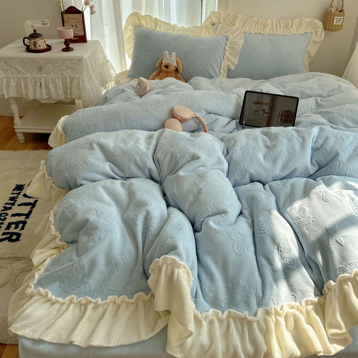 91家纺网 家纺一手货源 找家纺 （总）六巷胡同 2025新款韩版花蝶仙踪A类全消光牛奶绒花边四件套