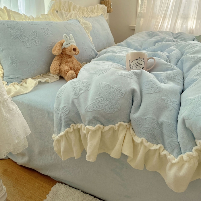 91家纺网 家纺一手货源 找家纺 （总）六巷胡同 2025新款韩版花蝶仙踪A类全消光牛奶绒花边四件套