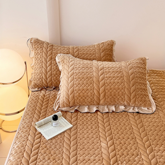 91家纺网 家纺一手货源 找家纺 梦舒羽 2025新款牛奶绒花边夹棉枕套单人宿舍枕芯套枕头套一对-轻奢 花边轻奢款-奶茶咖