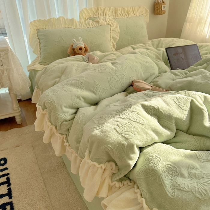 91家纺网 家纺一手货源 找家纺 （总）六巷胡同 2025新款韩版花蝶仙踪A类全消光牛奶绒花边四件套