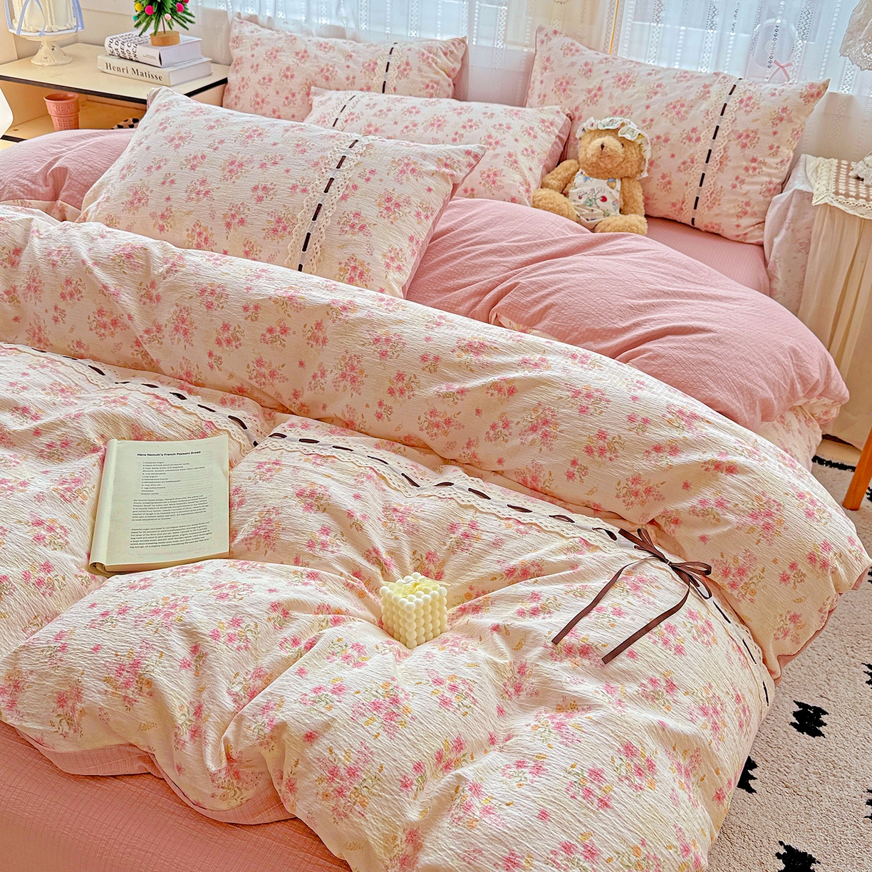 91家纺网 家纺一手货源 找家纺 梵克保罗 2025新款古法水洗棉全棉花边蝴蝶结四件套 雅漫花语